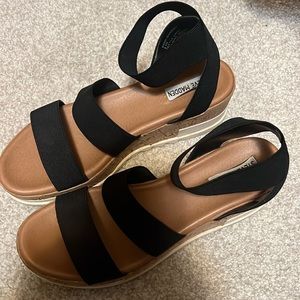 Steve Madden platform sandals
